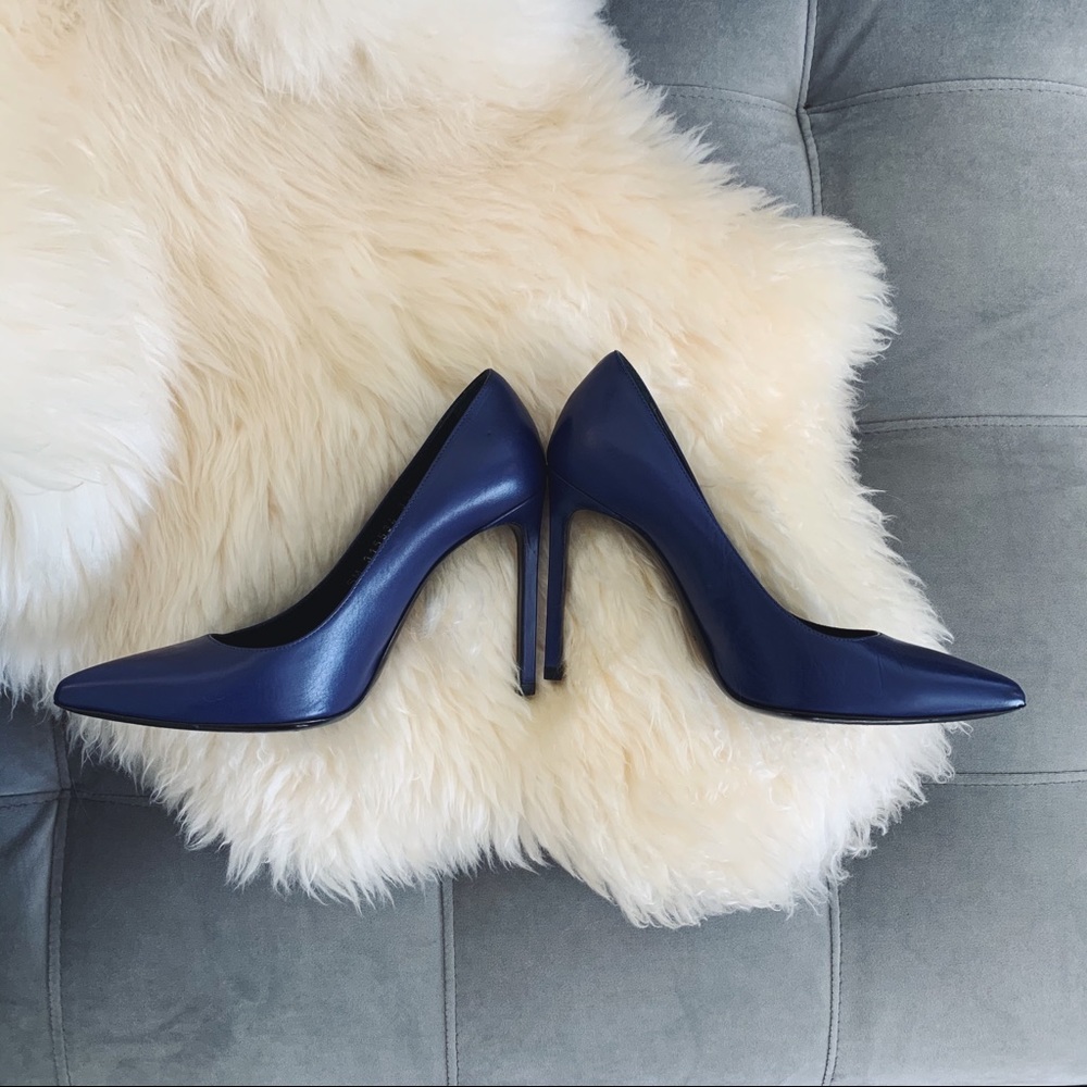 LIKE NEW! YSL Zoe Stiletto in Cobalt Blue